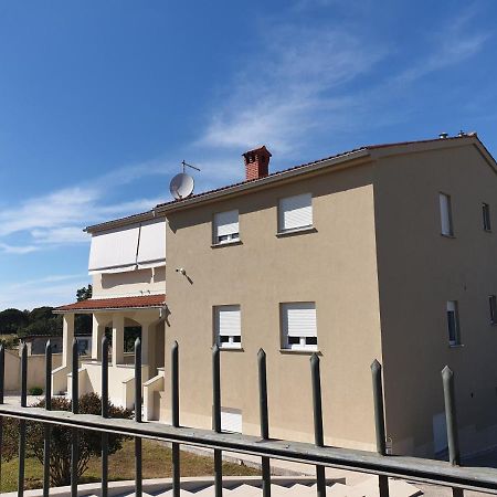 Apartments With A Parking Space Valbandon, Fazana - 7296 Stinjan Exterior photo