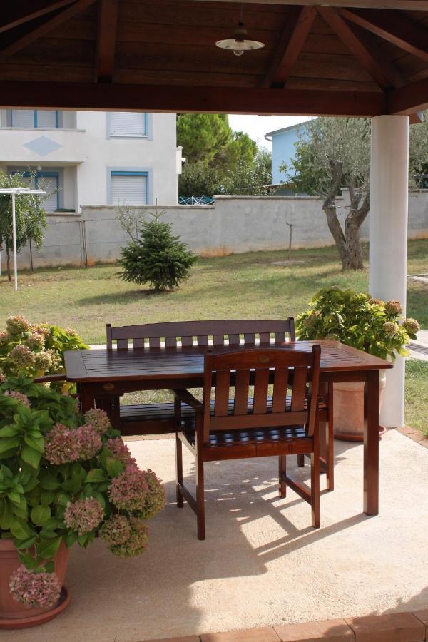 Apartments With A Parking Space Valbandon, Fazana - 7296 Stinjan Exterior photo