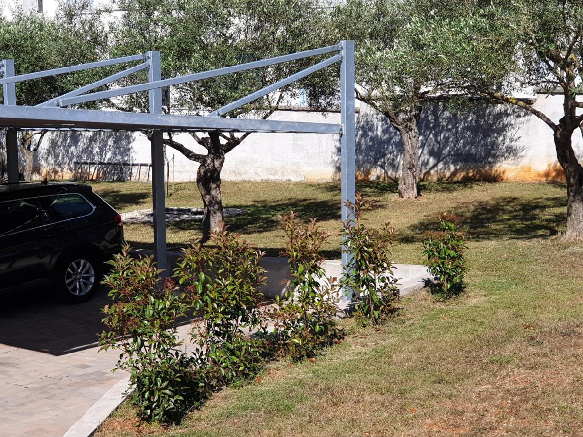 Apartments With A Parking Space Valbandon, Fazana - 7296 Stinjan Exterior photo