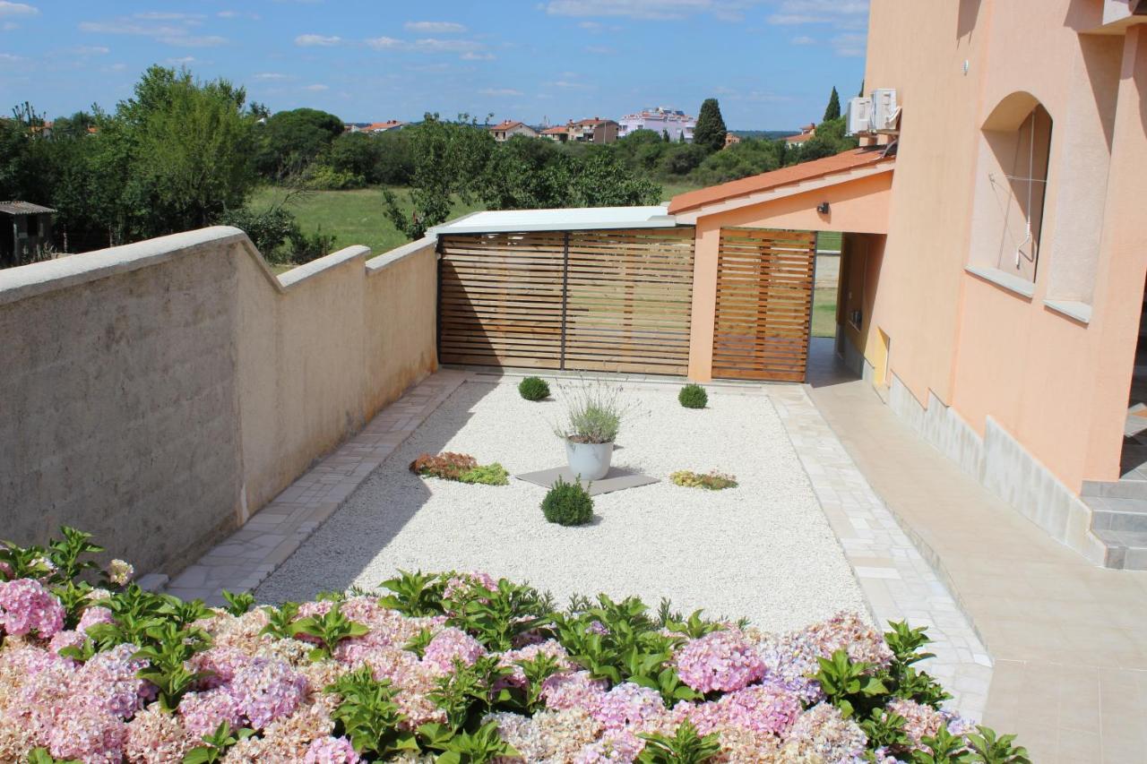 Apartments With A Parking Space Valbandon, Fazana - 7296 Stinjan Exterior photo